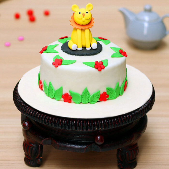 Customized birthday cakes